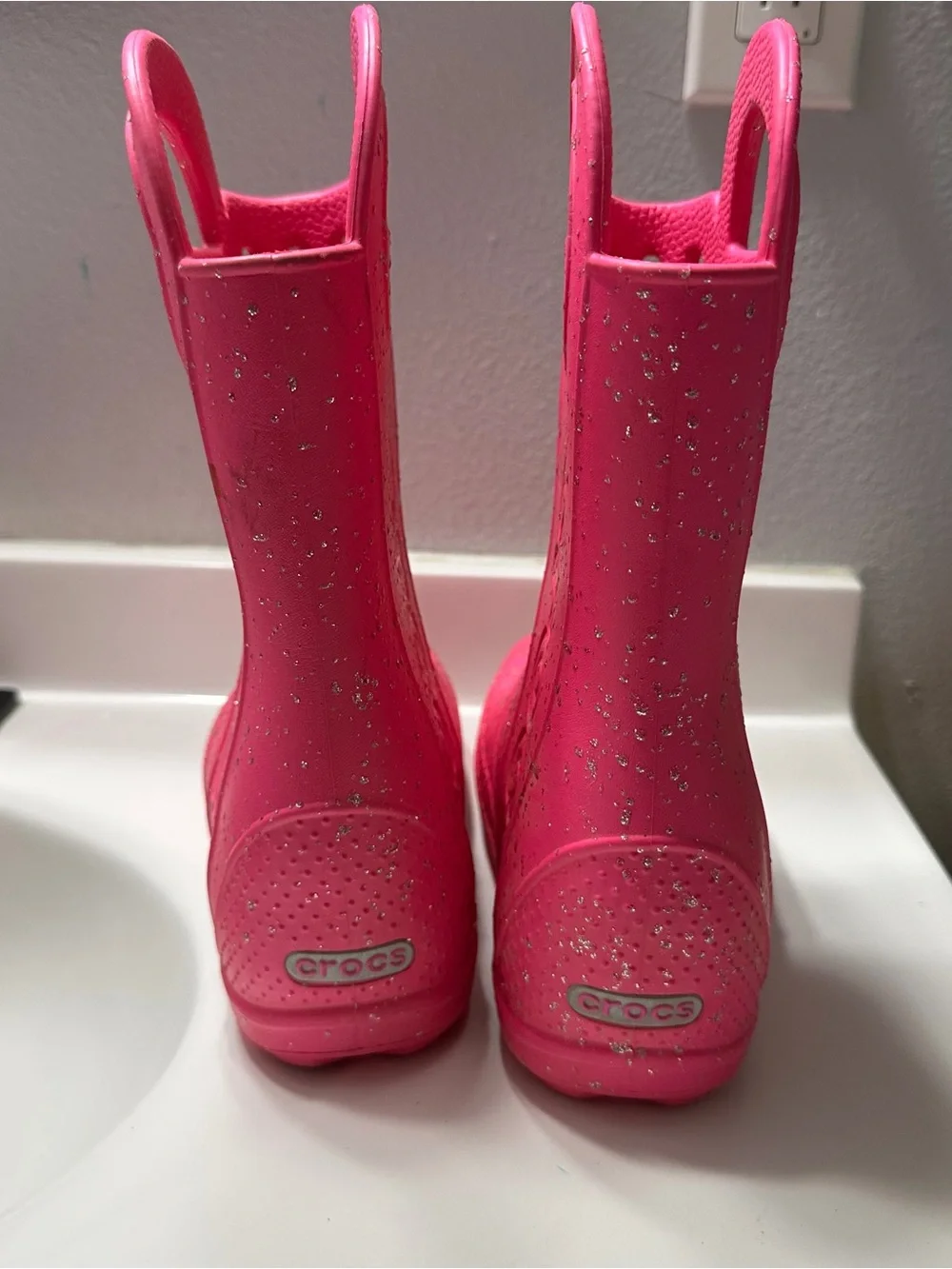 CROCS bright pink